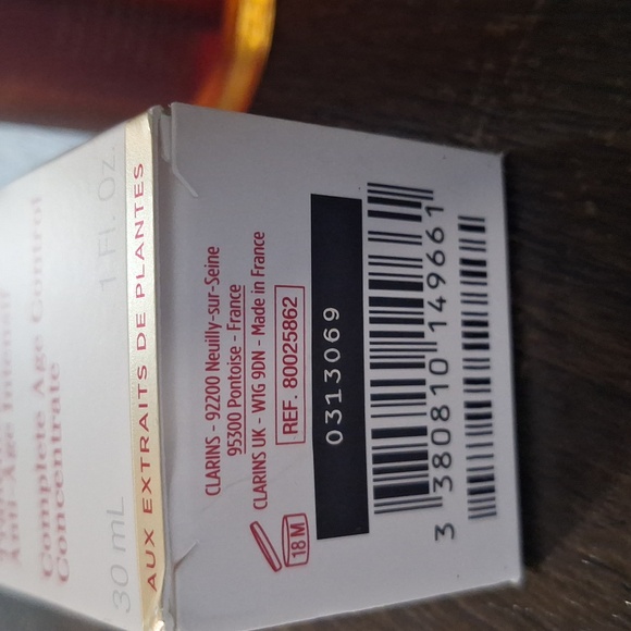 Clarins Double Serum - Gold and Red - Picture 4 of 4